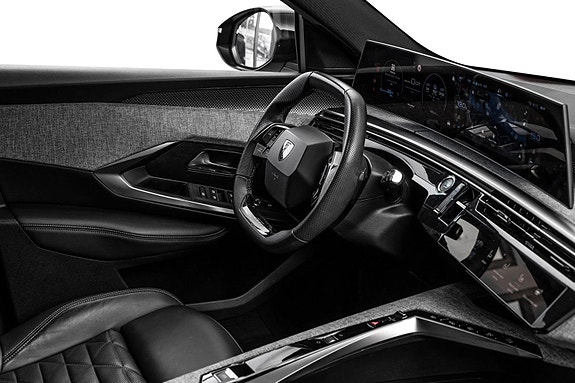 Peugeot e-5008 21 of 30