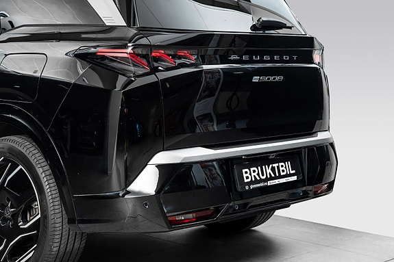Peugeot e-5008 7 of 30