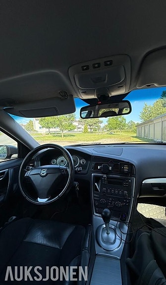 Volvo V70 7 of 10