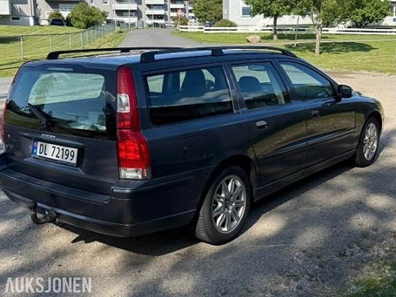 Volvo V70 4 of 10