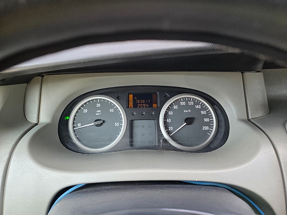 Opel Vivaro 16 of 30
