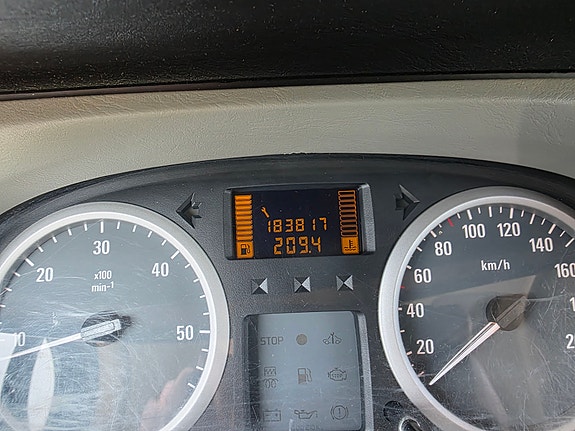 Opel Vivaro 17 of 30