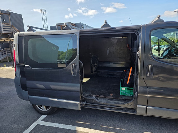 Opel Vivaro 6 of 30