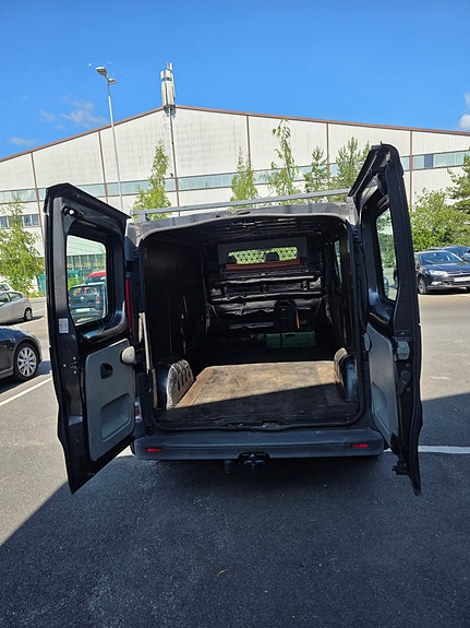 Opel Vivaro 9 of 30