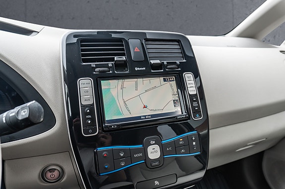 Nissan Leaf 25 of 29
