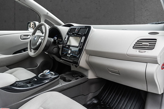 Nissan Leaf 12 of 29