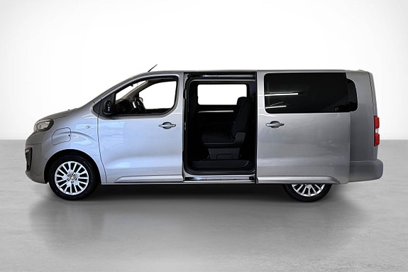 Peugeot Traveller 3 of 30