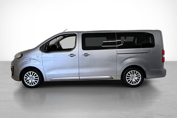 Peugeot Traveller 2 of 30