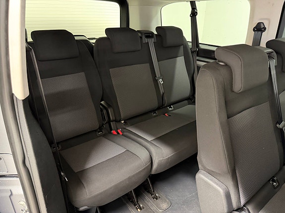 Peugeot Traveller 16 of 30