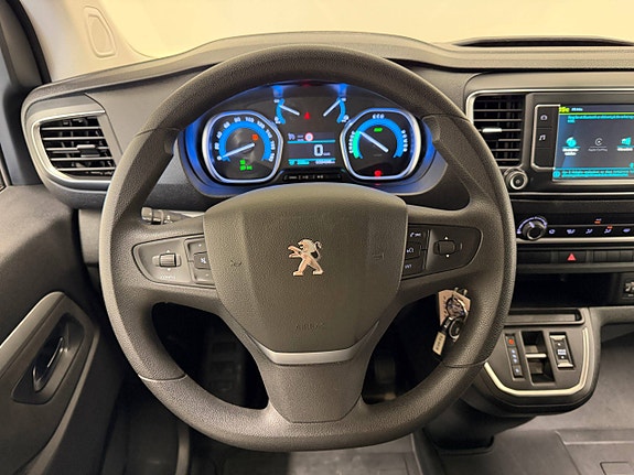 Peugeot Traveller 20 of 30