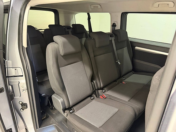 Peugeot Traveller 15 of 30