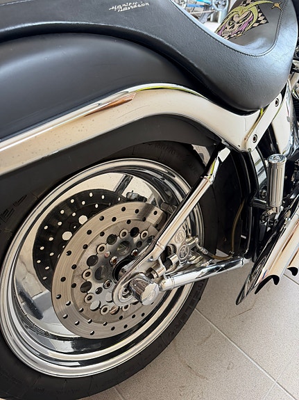 Harley-Davidson FXSTD 14 of 28