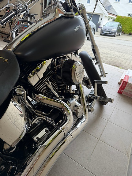 Harley-Davidson FXSTD 12 of 28