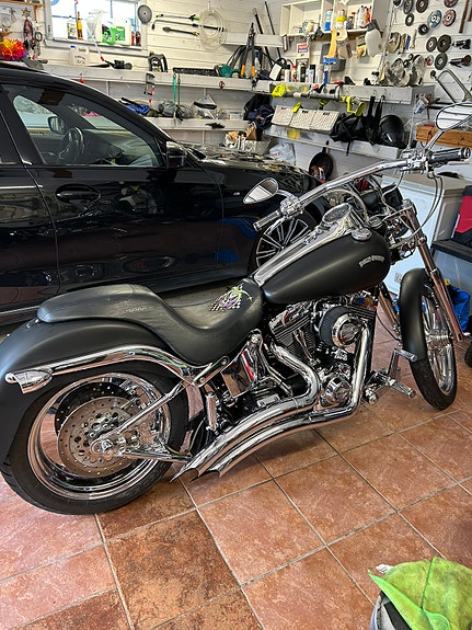 Harley-Davidson FXSTD 6 of 28