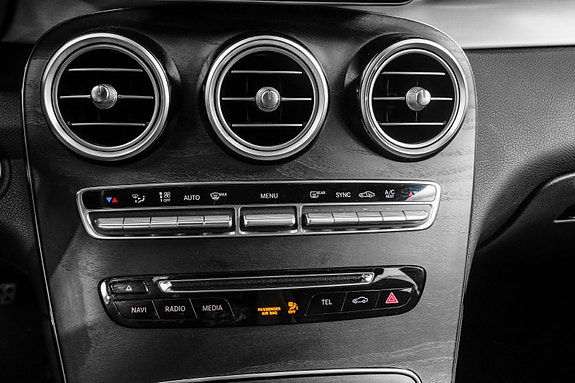 Mercedes-Benz GLC250 d 30 of 30