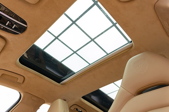 Porsche Panamera 21 of 30
