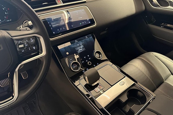Land Rover Range Rover Velar 12 of 23