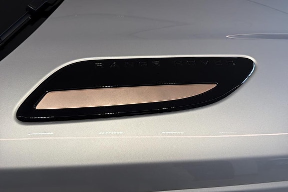 Land Rover Range Rover Velar 21 of 23