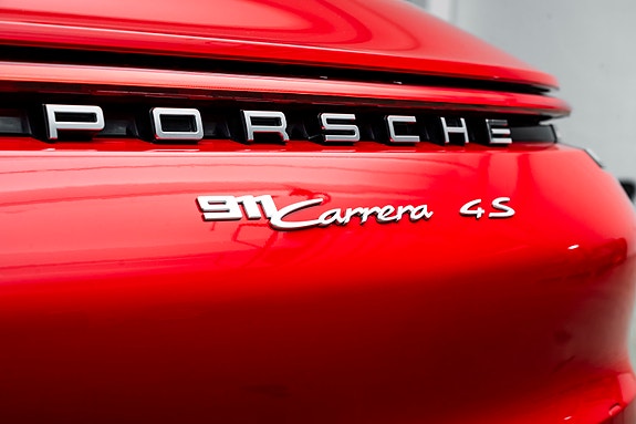 Porsche 911 12 of 30
