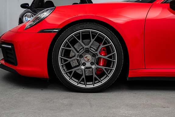 Porsche 911 16 of 30