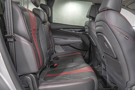Maxus Euniq 5 12 of 24