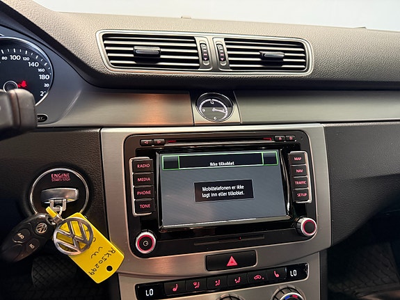 Volkswagen CC 28 of 30