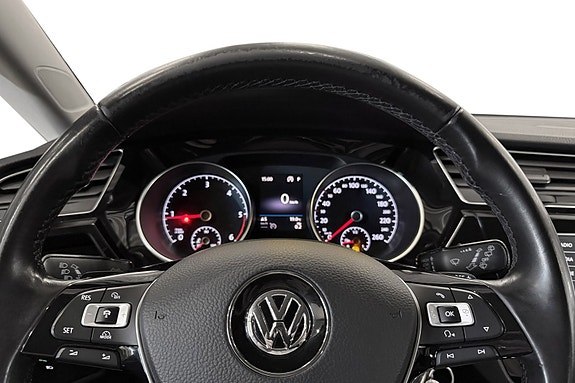 Volkswagen Touran 21 of 30