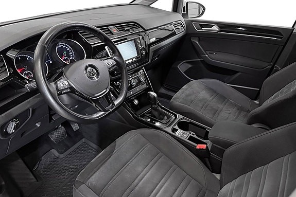 Volkswagen Touran 13 of 30