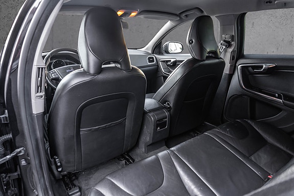 Volvo V60 14 of 27