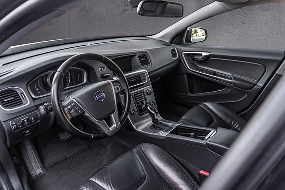 Volvo V60 11 of 27