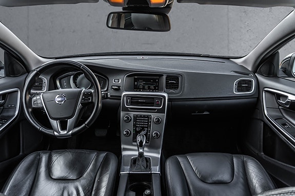 Volvo V60 10 of 27