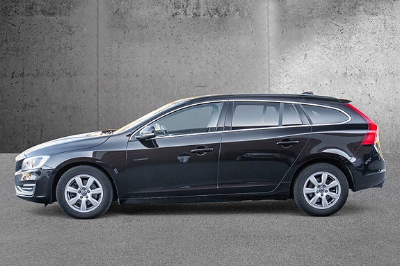 Volvo V60 2 of 27