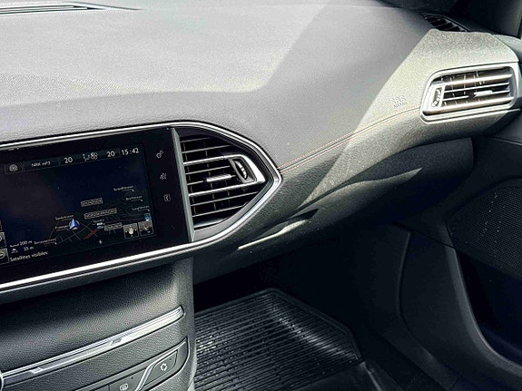 Peugeot 308 22 of 30