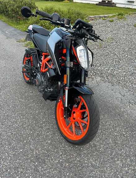 KTM 390 Duke 2 of 4