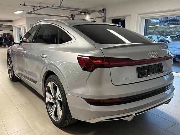 Audi e-tron Sportback 7 of 30