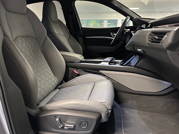 Audi e-tron Sportback 17 of 30