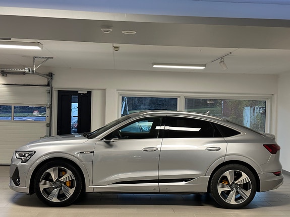 Audi e-tron Sportback 4 of 30