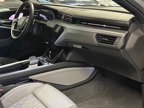 Audi e-tron Sportback 18 of 30