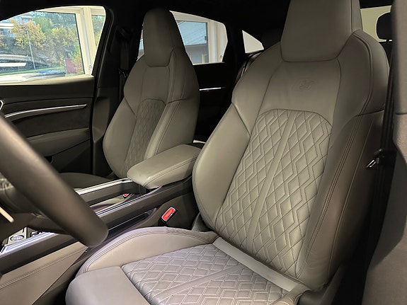 Audi e-tron Sportback 13 of 30