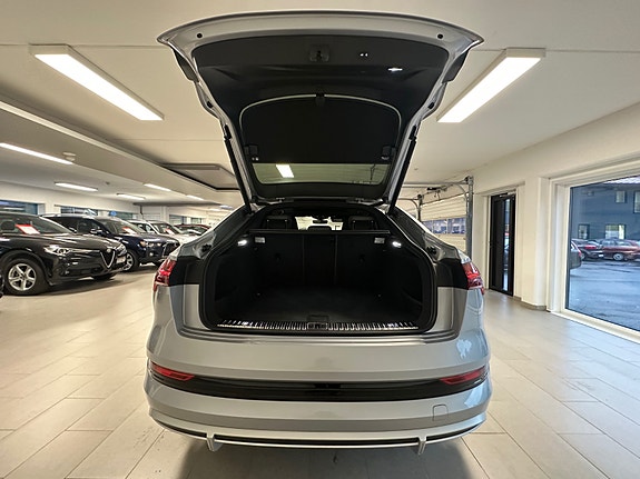 Audi e-tron Sportback 10 of 30