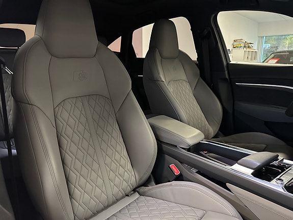 Audi e-tron Sportback 22 of 30