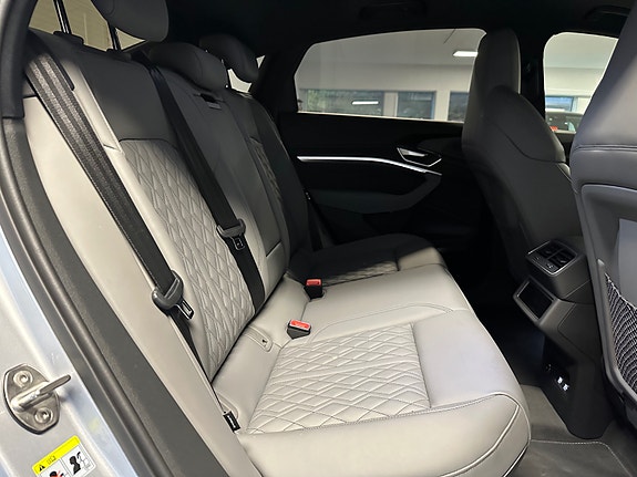 Audi e-tron Sportback 19 of 30