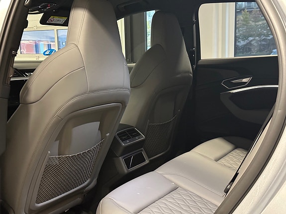 Audi e-tron Sportback 12 of 30