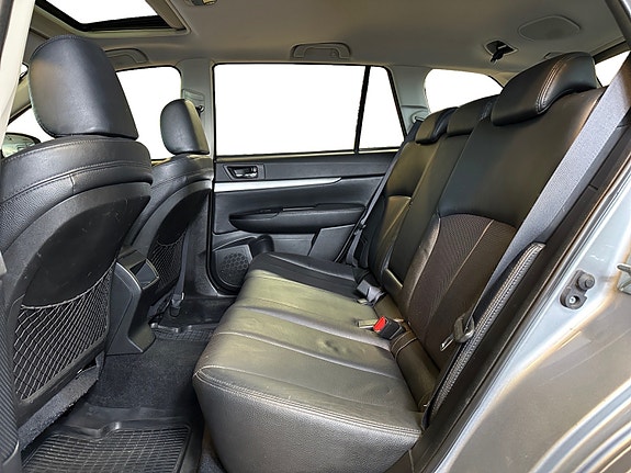 Subaru Outback 12 of 30