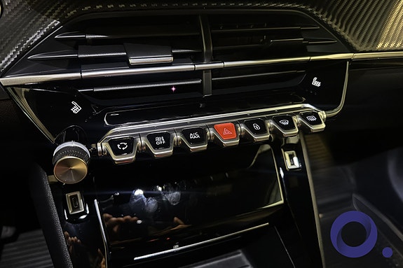 Peugeot e-2008 19 of 19