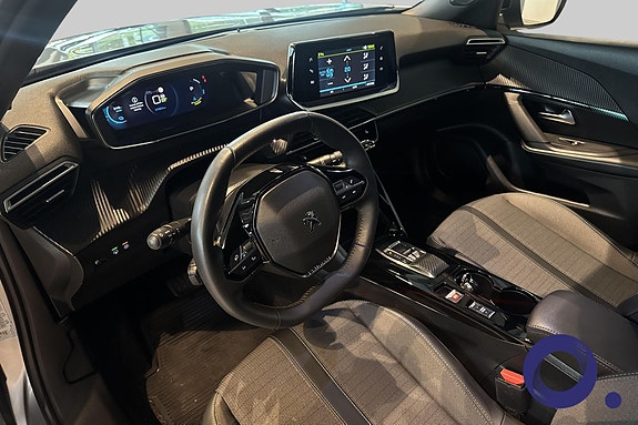 Peugeot e-2008 11 of 19
