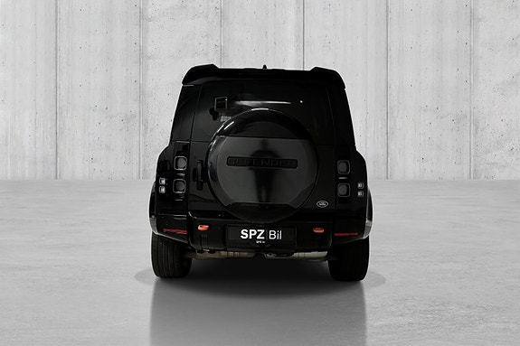 Land Rover Defender 8 of 20