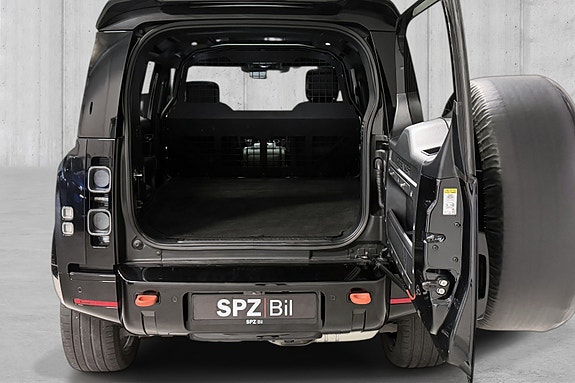 Land Rover Defender 20 of 20