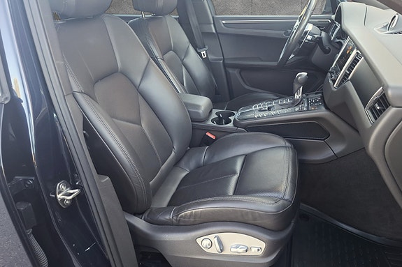 Porsche Macan 19 of 30