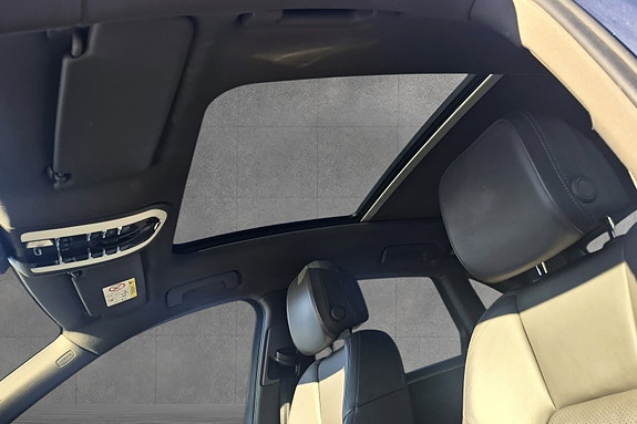 Porsche Macan 14 of 30